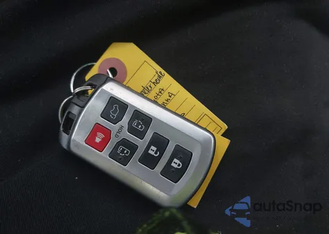 2016 Toyota Sienna Xle 7 Passenger z USA, uszkodzony, nr VIN 5TDDK3DC2GS141869